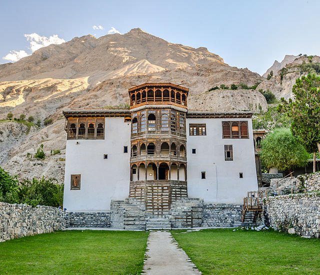 khaplu fort, best hotel in khaplu